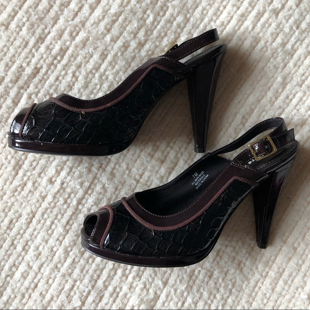 PIERRE DUMAS dark brown patent slingback heels